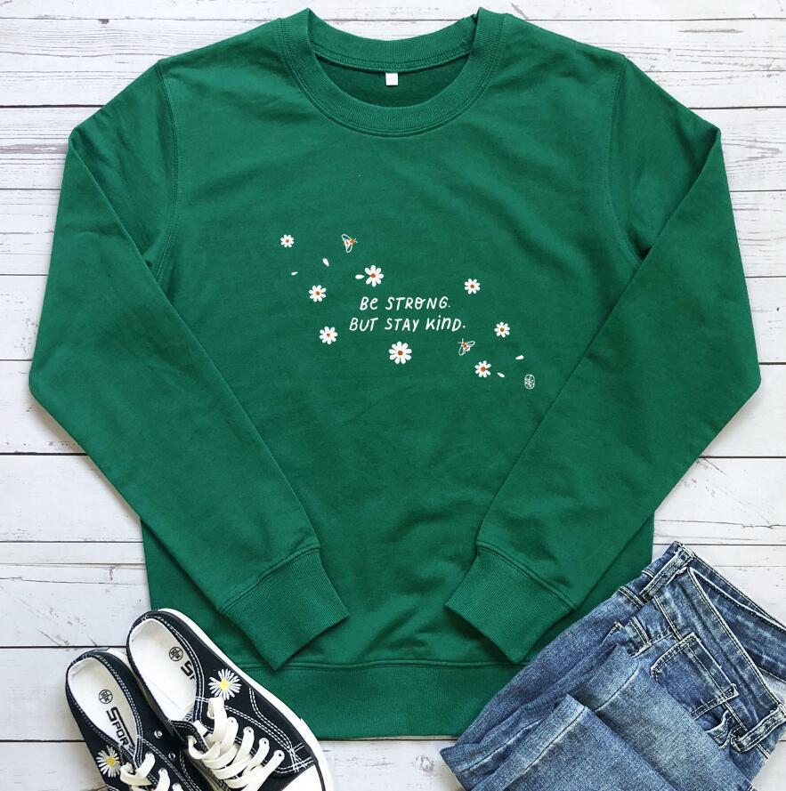 Kvinna sweatshirt med inspirerande budskap och blommig design Mirla-Eva Jonsson