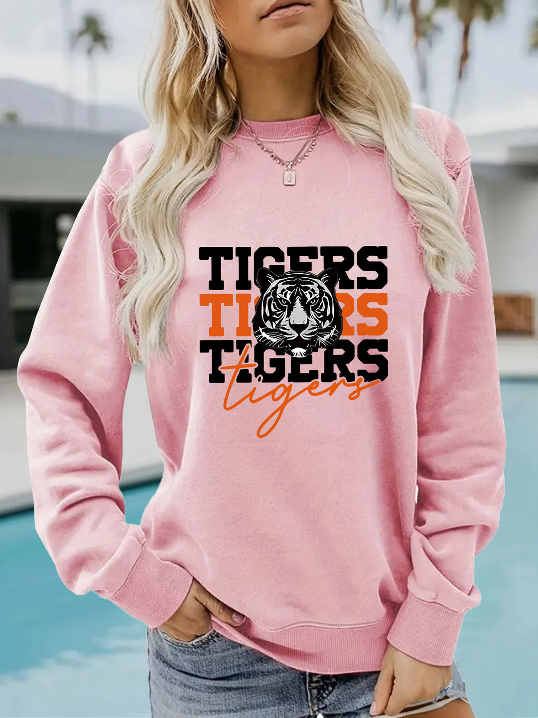 Kvinnas sweatshirt med djurisk tigerdesign och avslappnad passform Mirla-Eva Jonsson