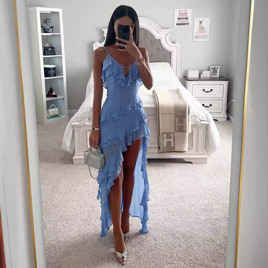 Kvinno Opulent Maxi Klänning med Voluminös Rynkdesign och Asymmetrisk Nederkant-Eva Jonsson
