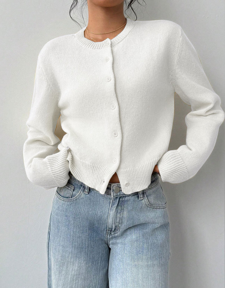 Kvinno cardigan med fin ribbad textur och knäppt design Mirla-Eva Jonsson