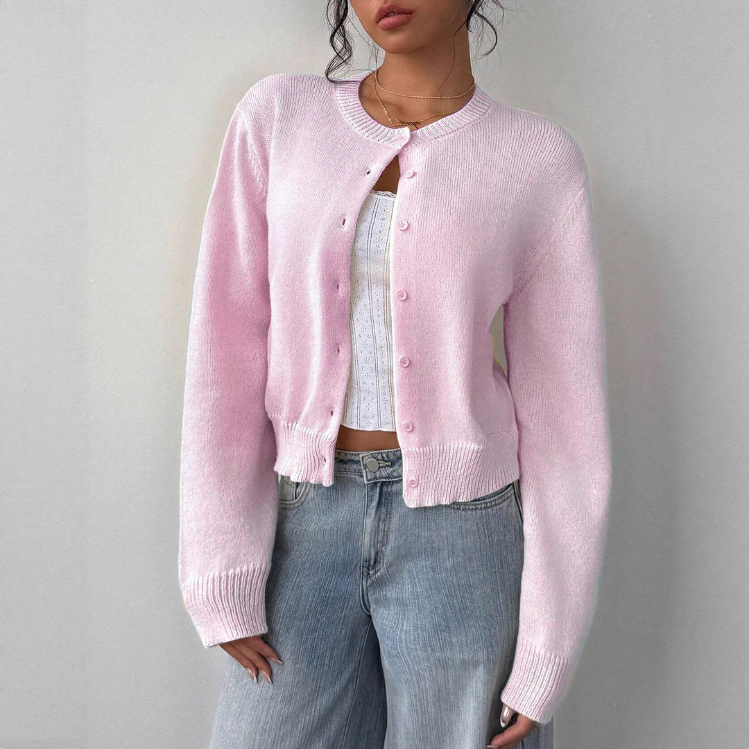 Kvinno cardigan med fin ribbad textur och knäppt design Mirla-Eva Jonsson
