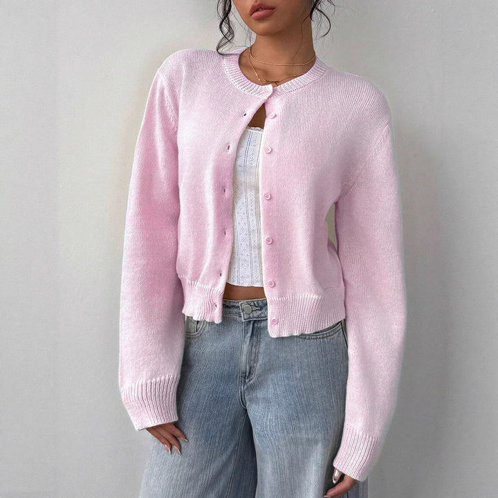 Kvinno cardigan med fin ribbad textur och knäppt design Mirla-Eva Jonsson