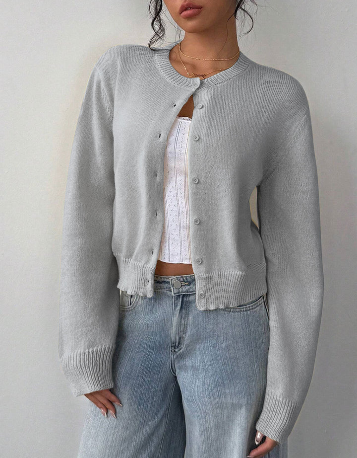 Kvinno cardigan med fin ribbad textur och knäppt design Mirla-Eva Jonsson