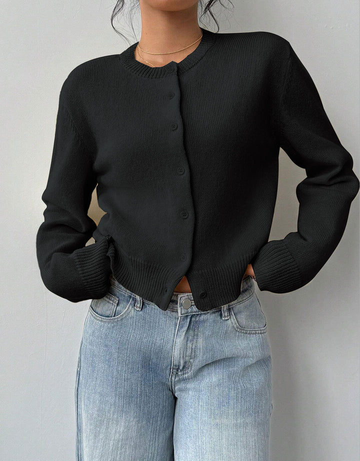 Kvinno cardigan med fin ribbad textur och knäppt design Mirla-Eva Jonsson