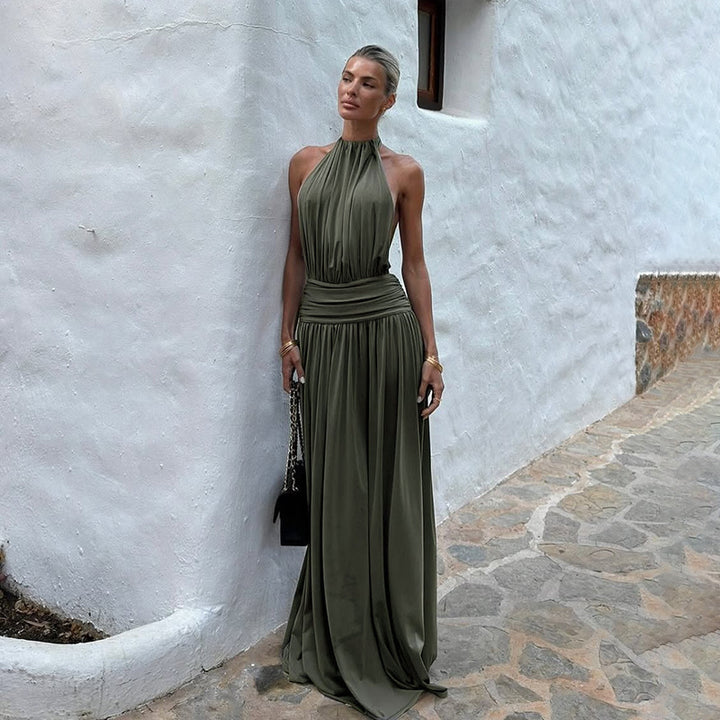 Kvinno elegant maxiklänning med högkvalitativ halterneckdesign och flödande tyg-Eva Jonsson