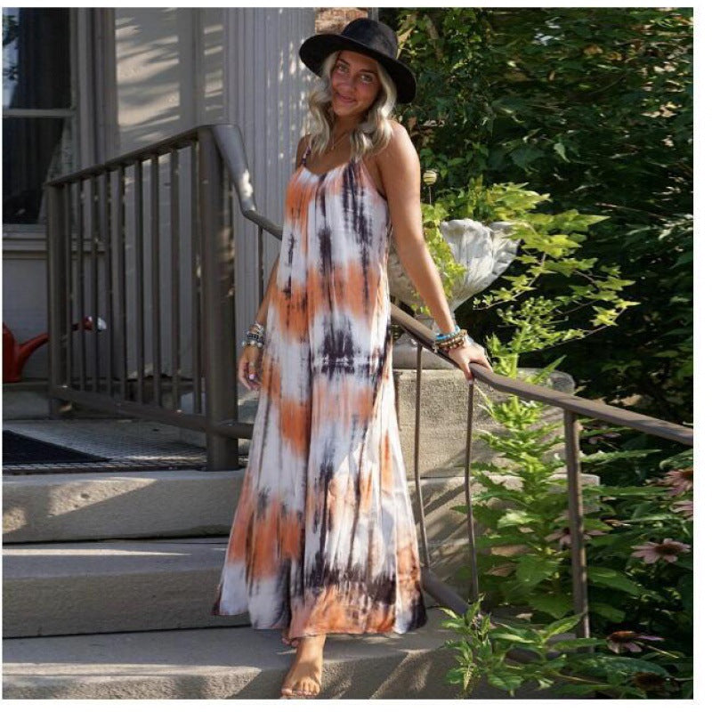 Kvinno maxi klänning med trendig tie-dye design och smickrande V-hals Mirla-Eva Jonsson