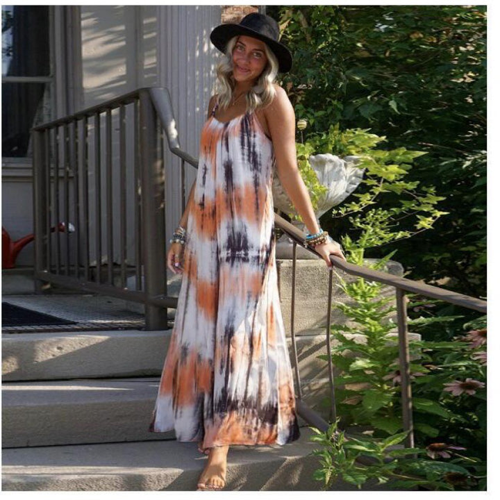 Kvinno maxi klänning med trendig tie-dye design och smickrande V-hals Mirla-Eva Jonsson