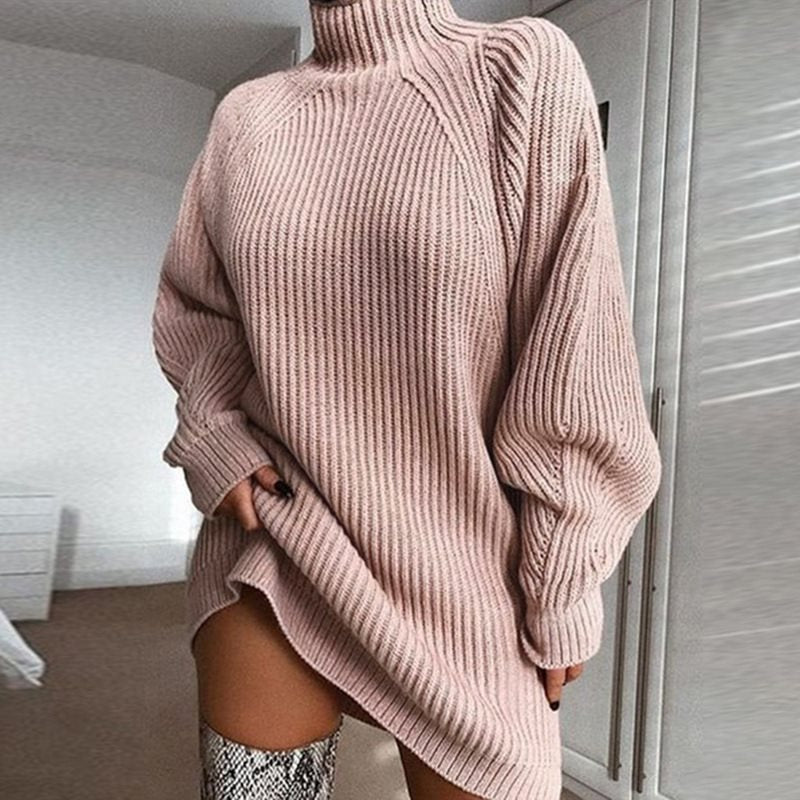 Kvinno oversized stickad pullover med hög krage och avslappnad passform Mirla-Eva Jonsson