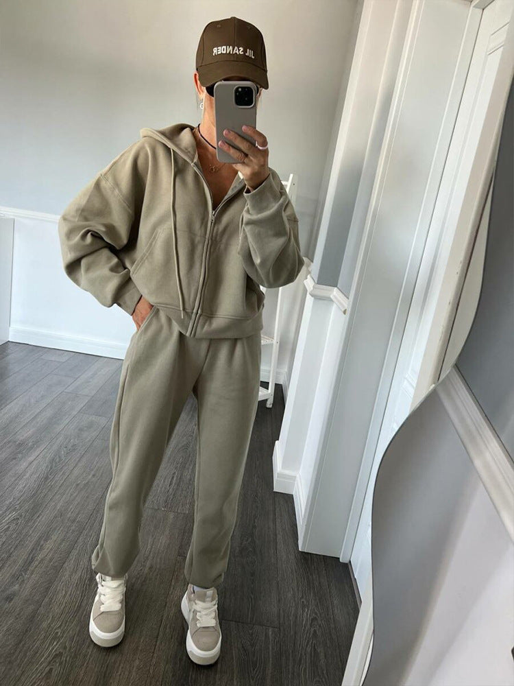 Kvinno sportig hoodie-set med hög midja och praktiska fickor Mirla-Eva Jonsson