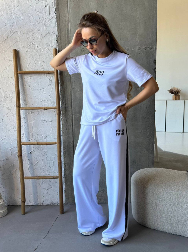 Kvinno sportig t-shirt och avslappnad vid byxset Mirla-Eva Jonsson