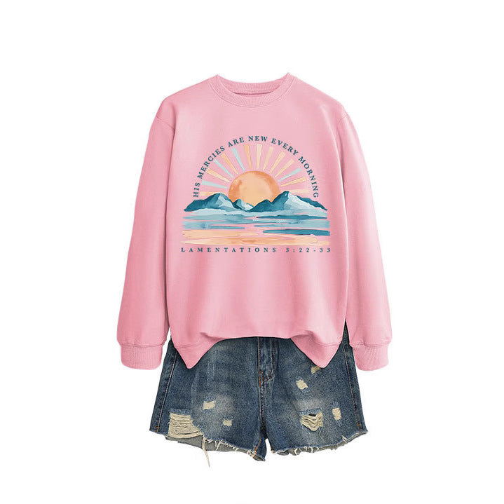 Kvinno sweatshirt med inspirerande soluppgångsdesign och avslappnad passform Mirla-Eva Jonsson