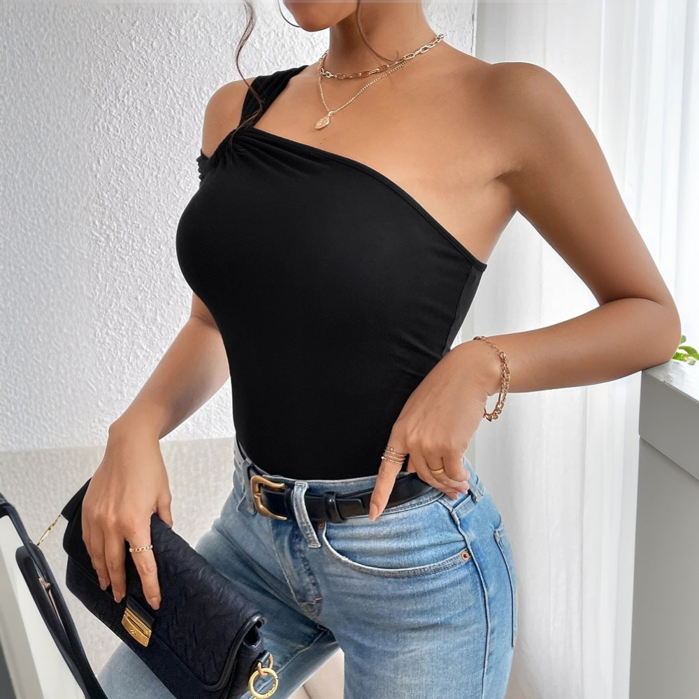 Kvinnoärmlös bodysuit med asymmetrisk design och U-hals Mirla-Eva Jonsson