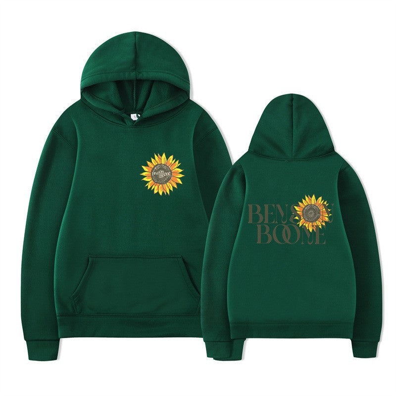 Kvinnohoodie med blommig grafisk design Mirla-Eva Jonsson