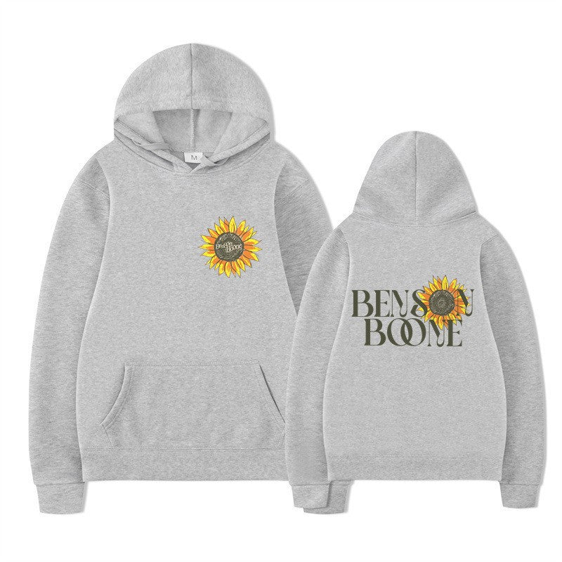 Kvinnohoodie med blommig grafisk design Mirla-Eva Jonsson
