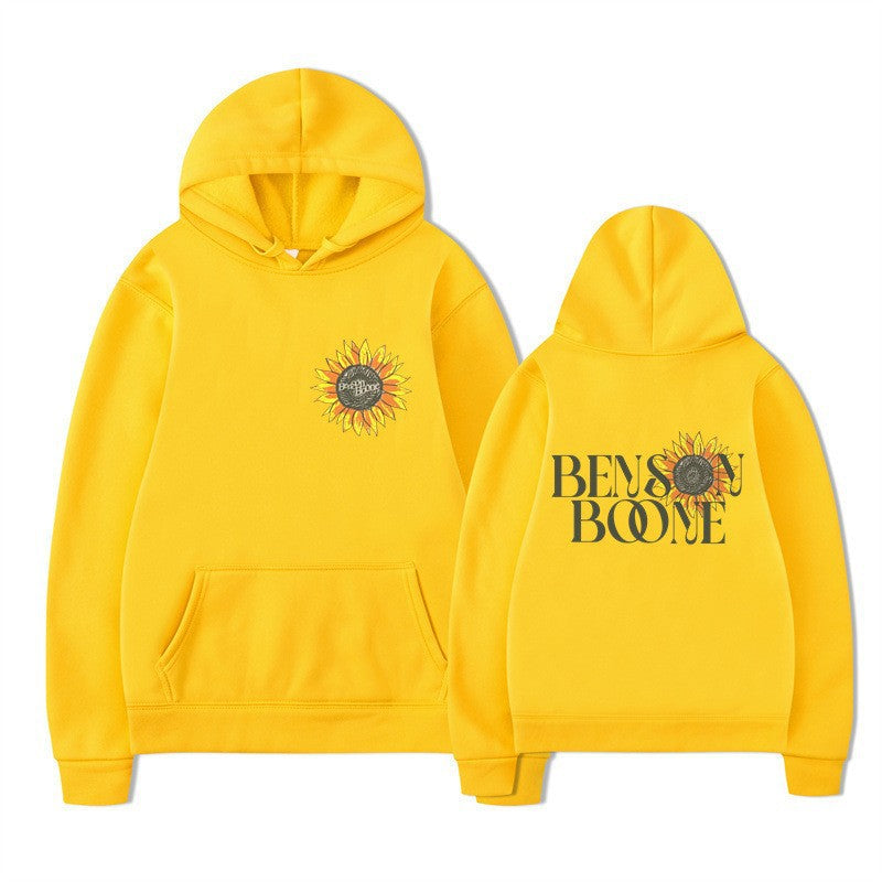 Kvinnohoodie med blommig grafisk design Mirla-Eva Jonsson