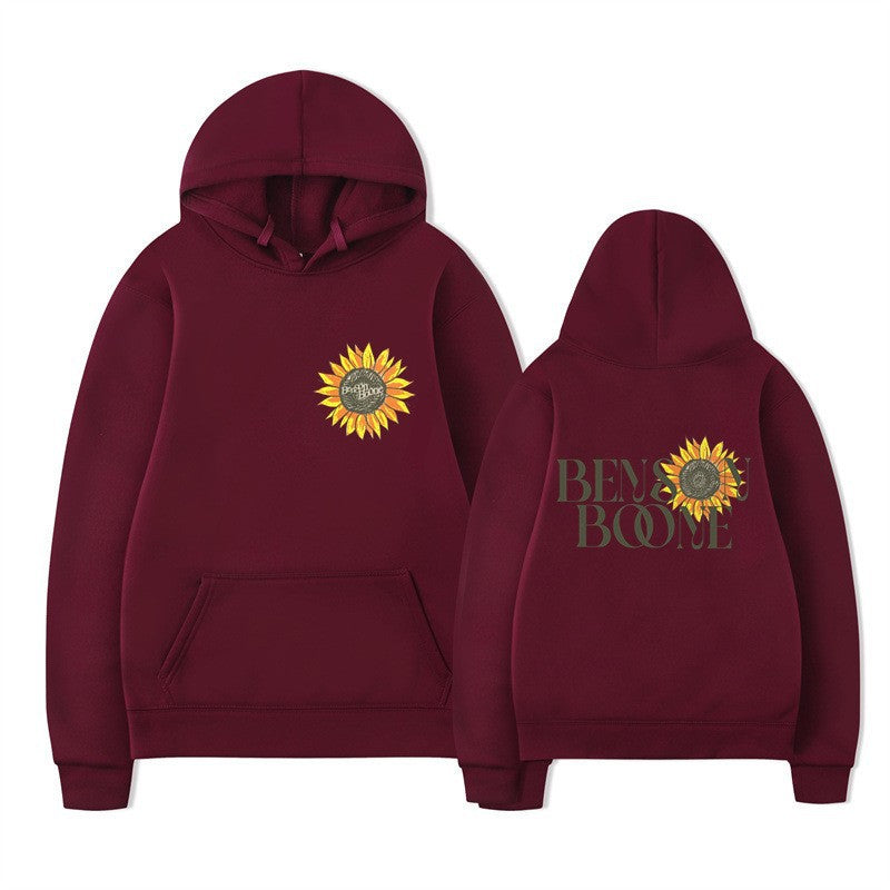 Kvinnohoodie med blommig grafisk design Mirla-Eva Jonsson