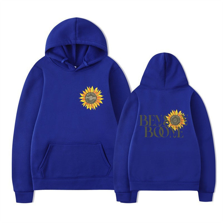 Kvinnohoodie med blommig grafisk design Mirla-Eva Jonsson