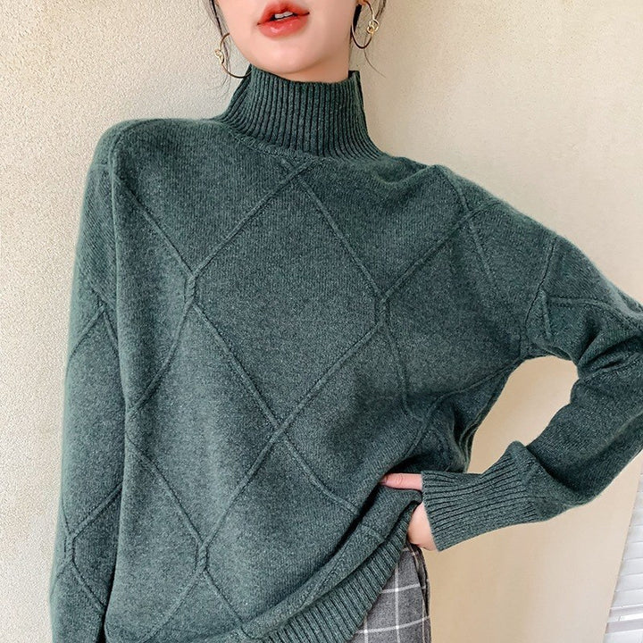 Kvinnohoodie med hög krage och texturerad diamantmönster Mirla-Eva Jonsson