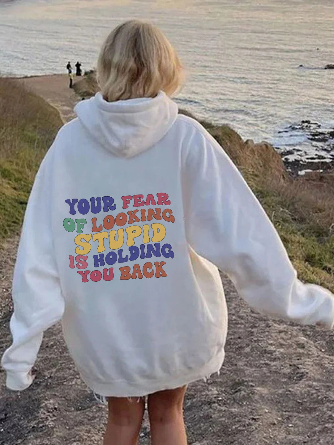 Kvinnohoodie med inspirerande tryck uttalande Mirla-Eva Jonsson