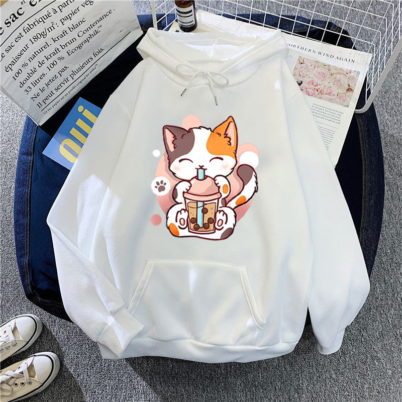 Kvinnohoodie med lekfulla kattmotiv Mirla-Eva Jonsson