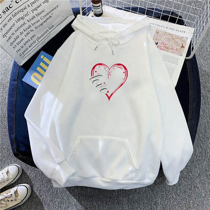 Kvinnohoodie med romantisk hjärtdesign Mirla-Eva Jonsson