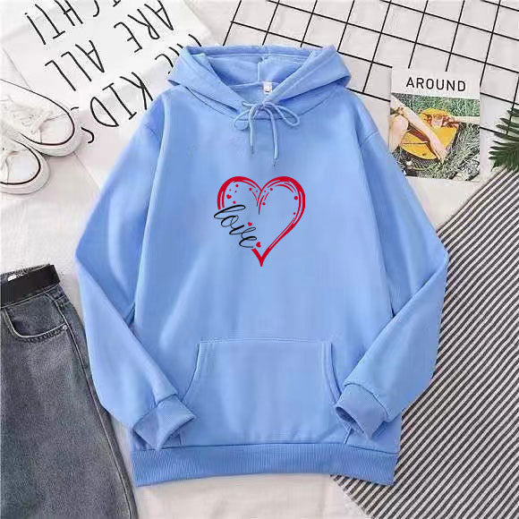 Kvinnohoodie med romantisk hjärtdesign Mirla-Eva Jonsson