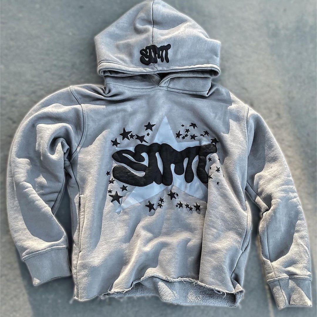 Kvinnohoodie med trendig grafisk design Mirla-Eva Jonsson