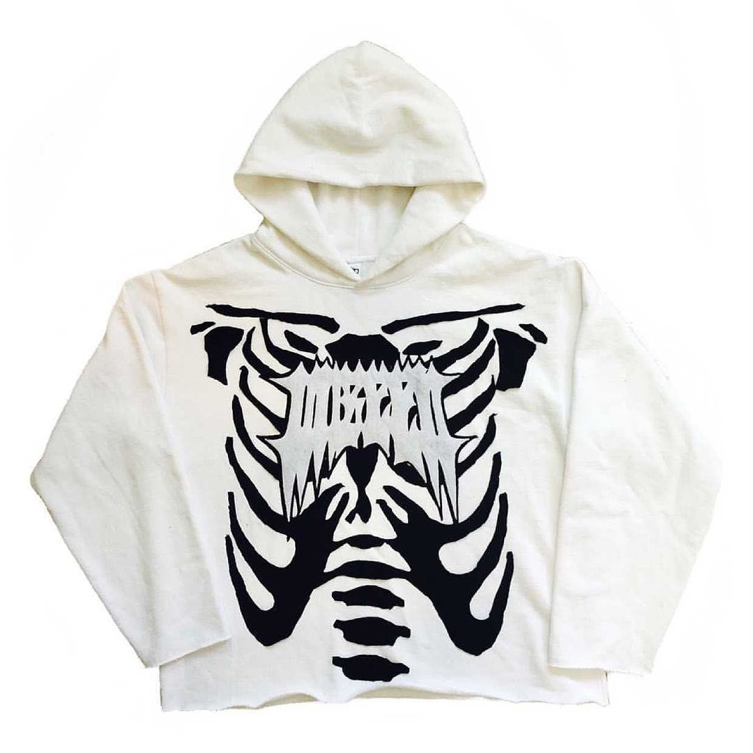 Kvinnohoodie med trendig grafisk design Mirla-Eva Jonsson
