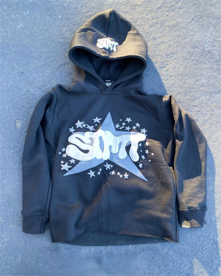 Kvinnohoodie med trendig grafisk design Mirla-Eva Jonsson