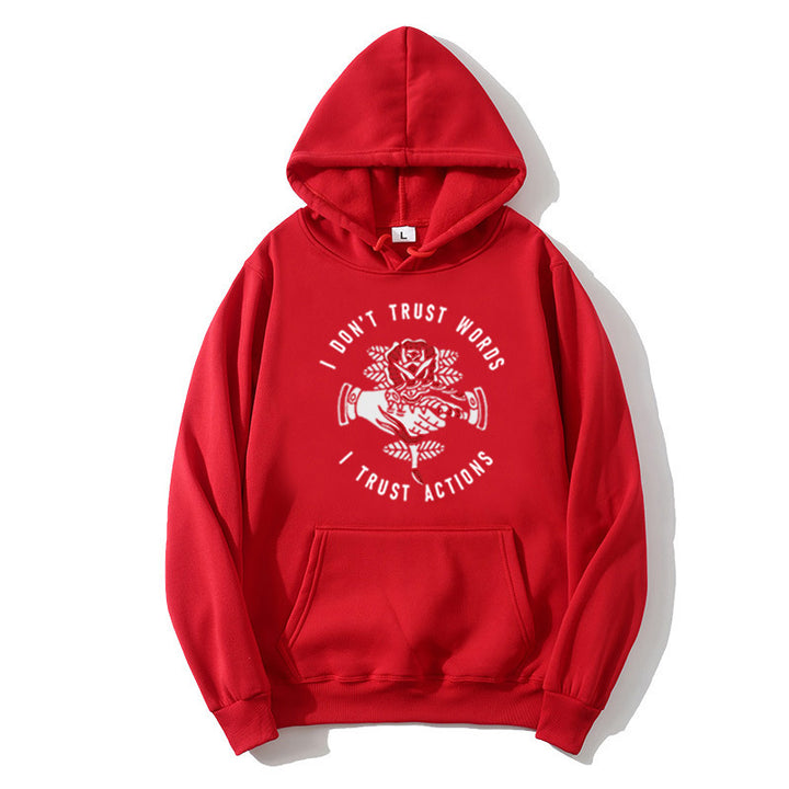 Kvinnohoodie med uttrycksfull design och mysigt inre Mirla-Eva Jonsson