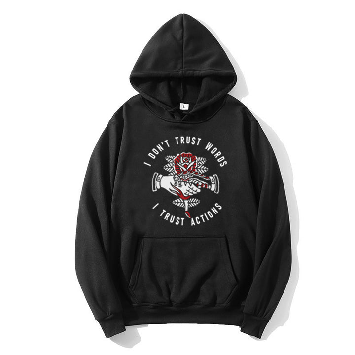 Kvinnohoodie med uttrycksfull design och mysigt inre Mirla-Eva Jonsson