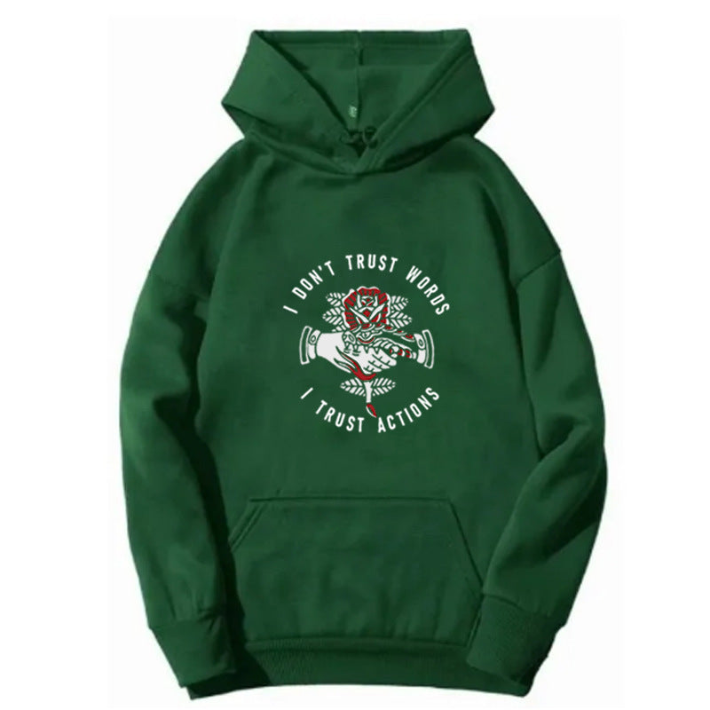 Kvinnohoodie med uttrycksfull design och mysigt inre Mirla-Eva Jonsson