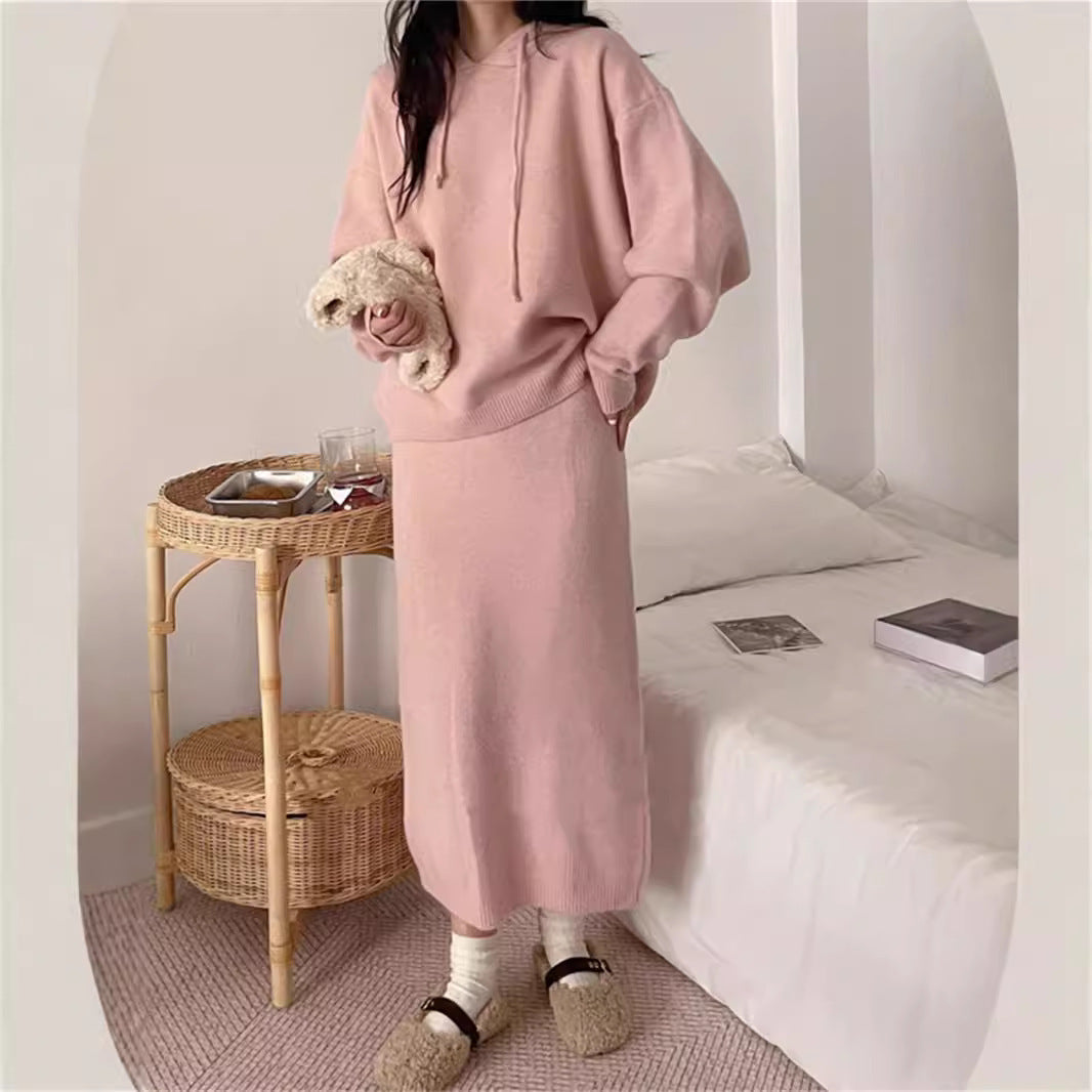 Kvinnohoodieklänning med elegant skärning och praktiska fickor Mirla-Eva Jonsson