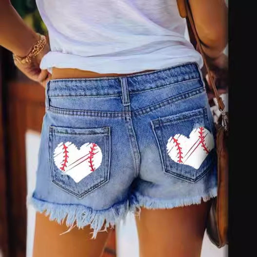 Kvinnojeansshorts med fransad nederkant och avslappnad förstörd look Mirla-Eva Jonsson