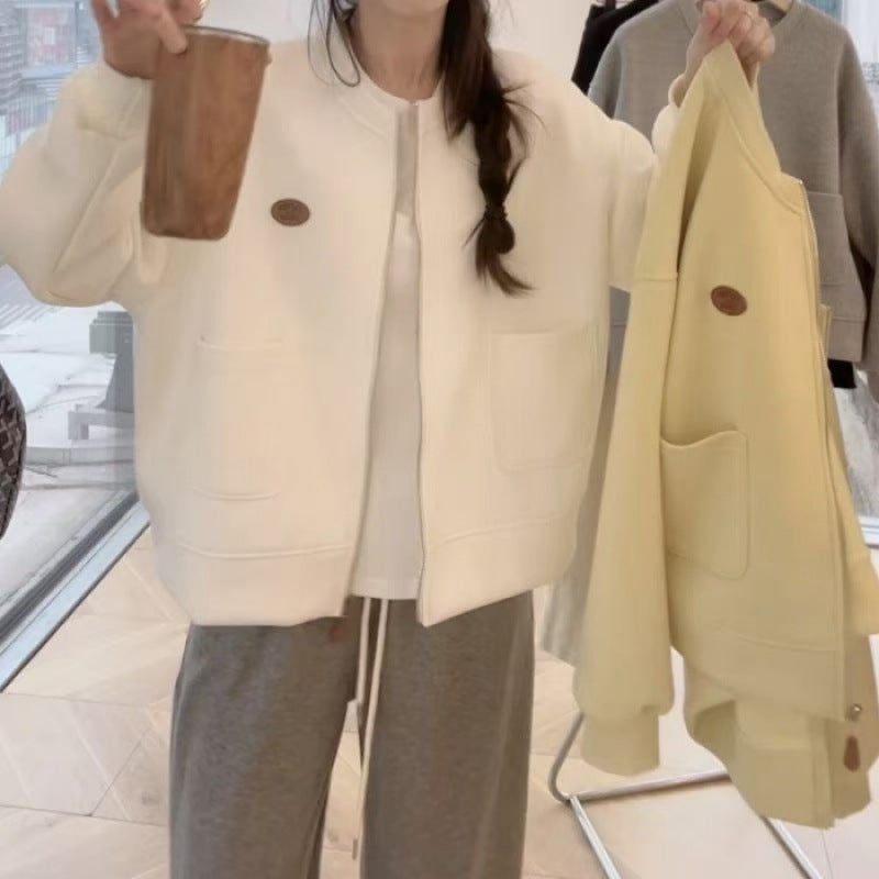 Kvinnooversized sweatjacka med praktiska fickor och modernt design Mirla-Eva Jonsson