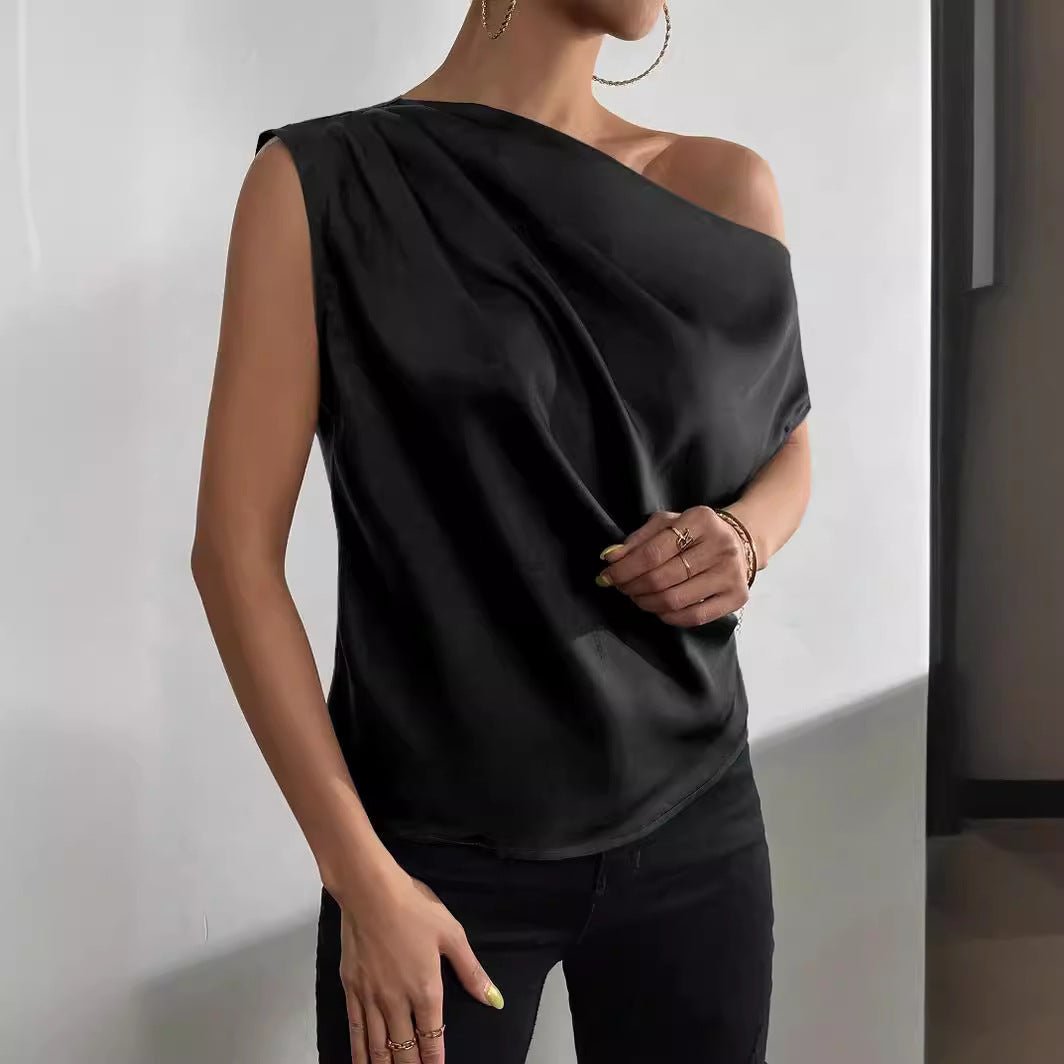 Kvinnor Asymmetrisk Top med Drapering och Elegant Snitt Mirla-Eva Jonsson