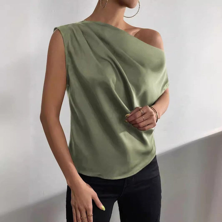 Kvinnor Asymmetrisk Top med Drapering och Elegant Snitt Mirla-Eva Jonsson