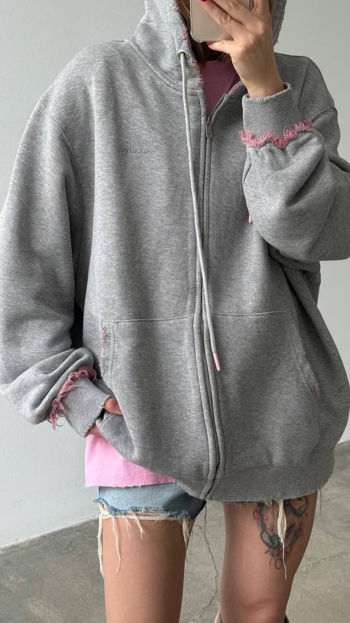 Kvinnor Bekväm Oversized Hoodie med Moderiktiga Fransar Mirla-Eva Jonsson