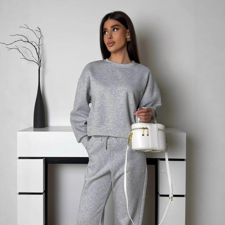 Kvinnor Bekväm Sweatset med Avslappnad Passform och Höga Manschetter Mirla-Eva Jonsson