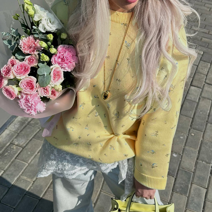 Kvinnor Bekväm och Elegant Stickad Tröja med Blommor Detaljer Mirla-Eva Jonsson
