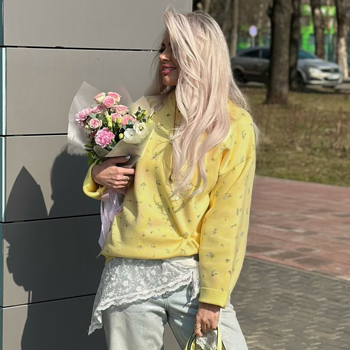 Kvinnor Bekväm och Elegant Stickad Tröja med Blommor Detaljer Mirla-Eva Jonsson