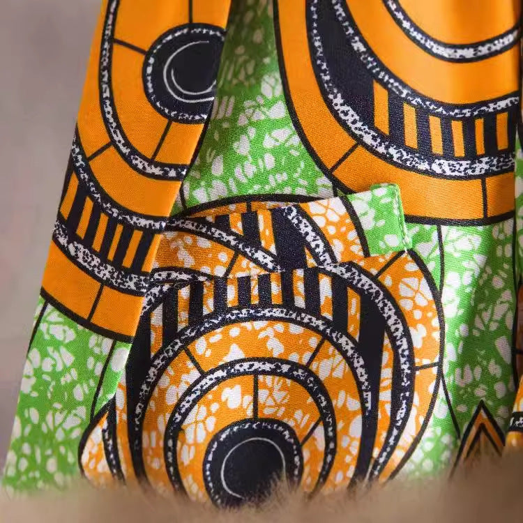 Kvinnor Blazer med iögonfallande afrikansk mönster och moderne skärning Mirla-Eva Jonsson