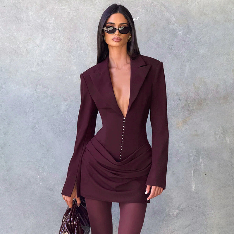 Kvinnor Blazer-miniklänning med djup V-ringning och elegant silhuett Mirla-Eva Jonsson