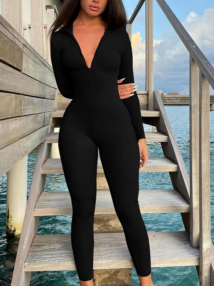 Kvinnor Bodycon Jumpsuit med Djup Halsringning och Texturerad Design Mirla-Eva Jonsson