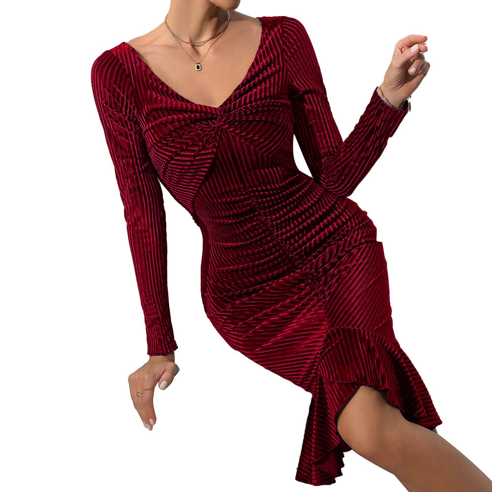 Kvinnor Bodycon Maxi Klänning med Eleganta Volangdetaljer och Figurformerande Snitt Mirla-Eva Jonsson