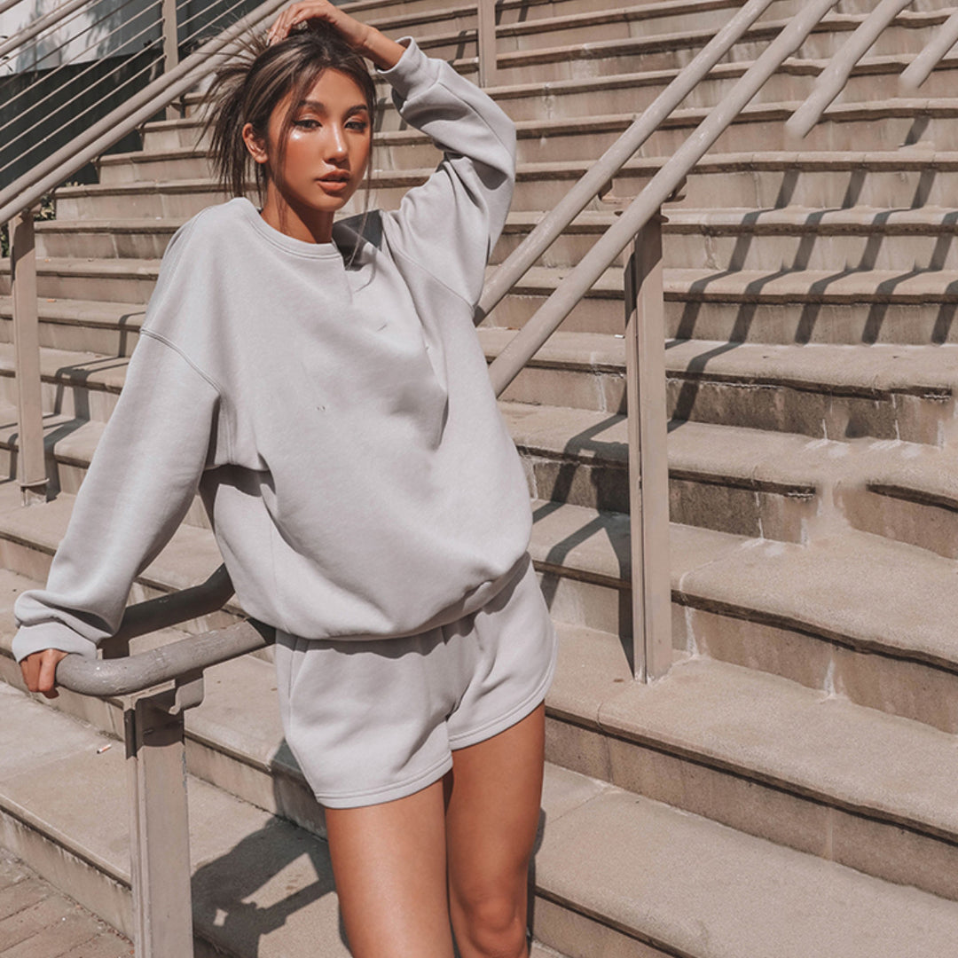Kvinnor Casual Fritidsbyxor och Sweatshirt Set med Låg Passform och Mjukt Material Mirla-Eva Jonsson