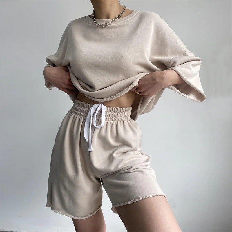 Kvinnor Casual Oversized Fritidsset med Kortärmad Topp och Lösa Shortsen Mirla-Eva Jonsson