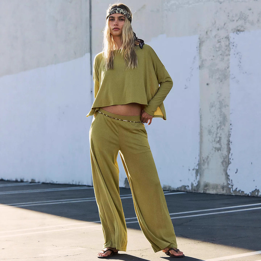 Kvinnor Casual Twinset bestående av lös topp och vida byxor Mirla-Eva Jonsson