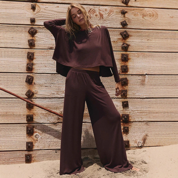 Kvinnor Casual Twinset bestående av lös topp och vida byxor Mirla-Eva Jonsson