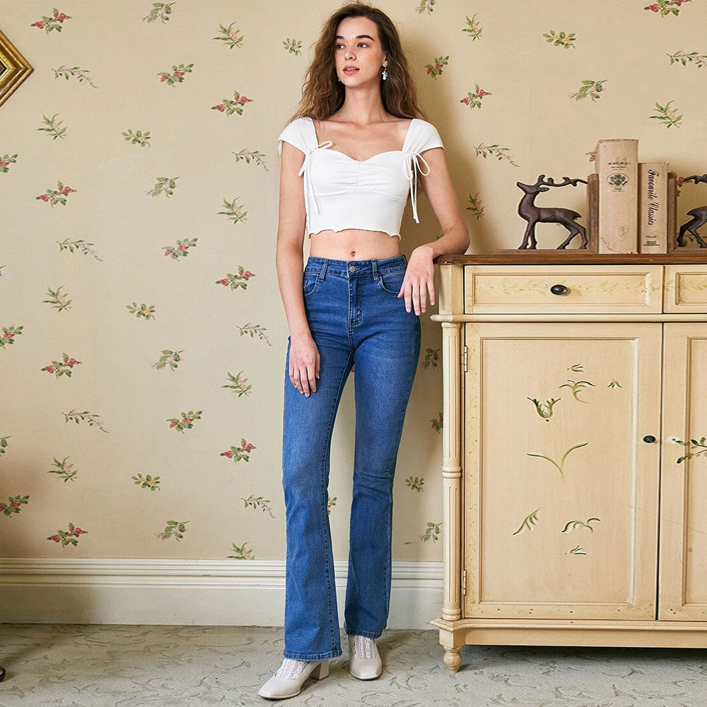 Kvinnor Crop Top med dekorativa knytband och rynkat mönster Mirla-Eva Jonsson